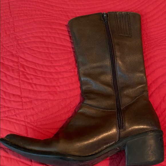 Brown 2 inch Heel Cowboy Boot. - Picture 2 of 5